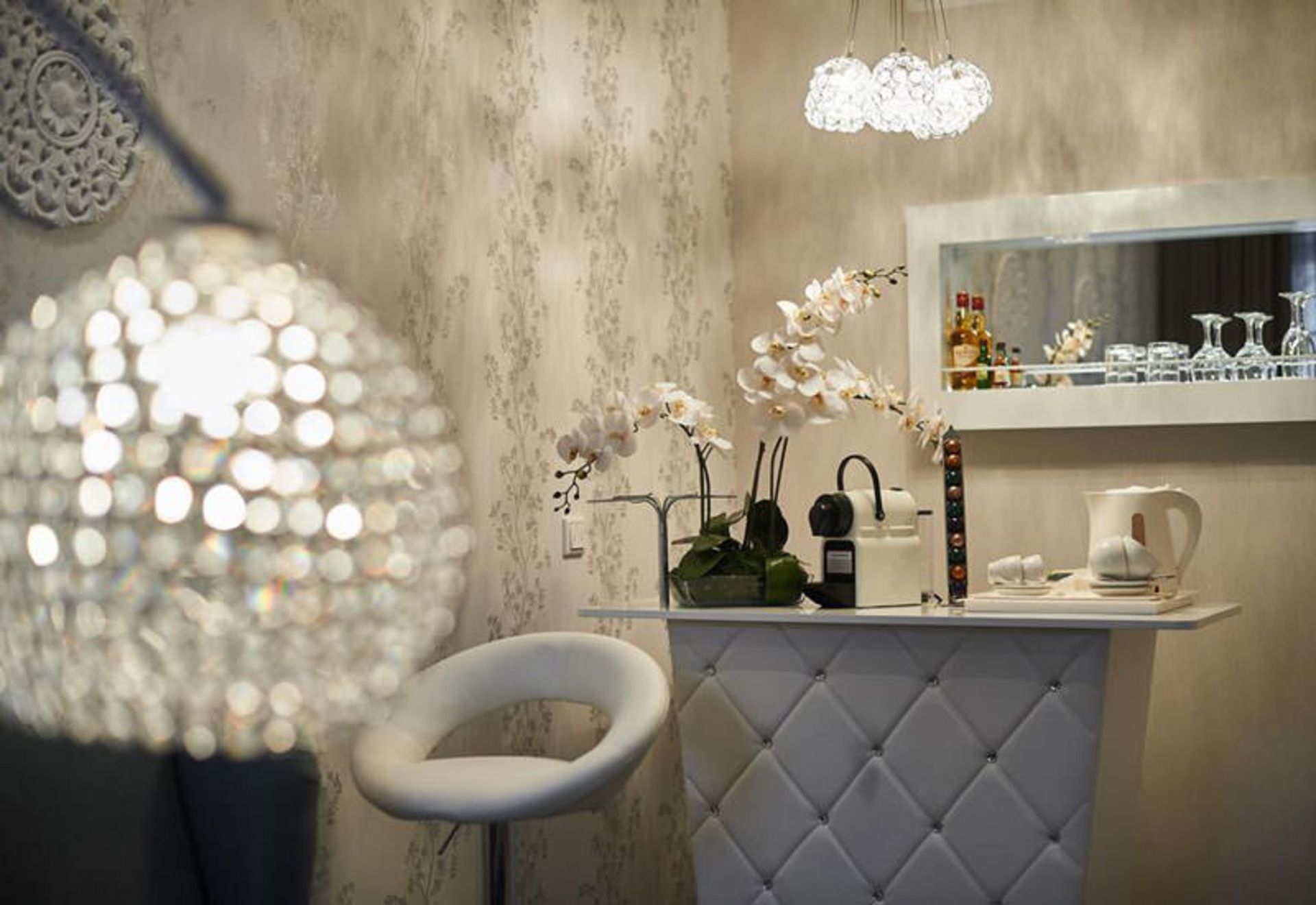 هتل ایزولت رزیدنشیا (Residentsiya (Izvolte) Hotel)