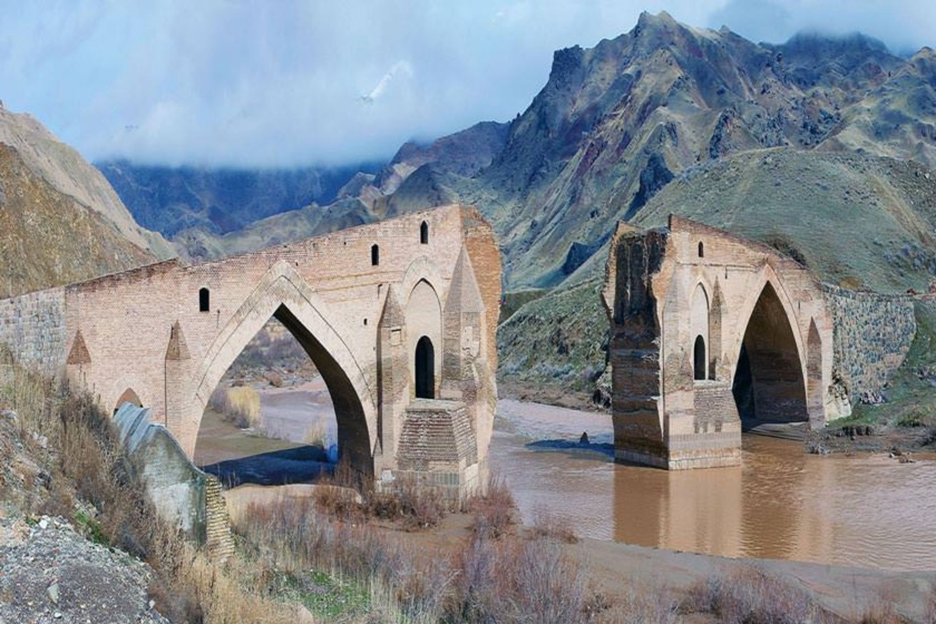 قلعه دختر میانه