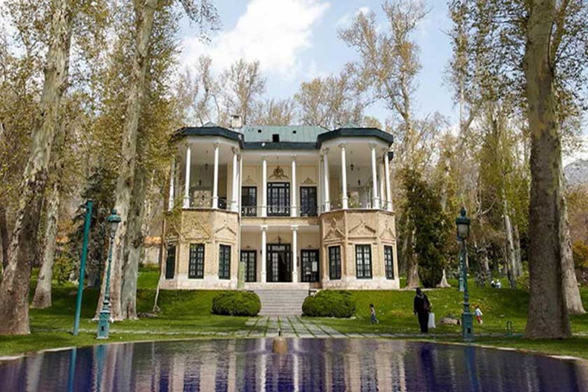 کاخ نیاوران