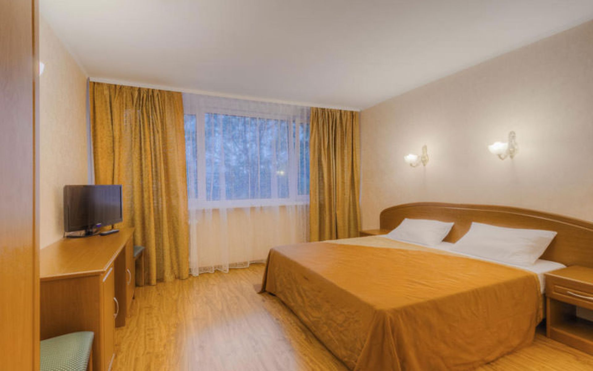 هتل مایاک (Hotel Mayak)