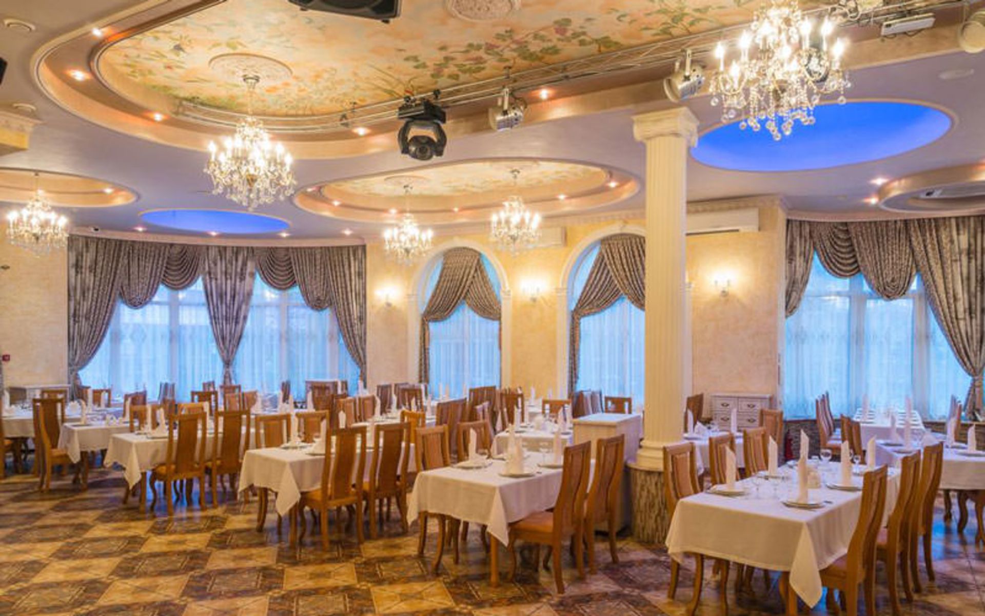 هتل دونسکایا روسچا پارک (Donskaya Roscha Park Hotel)