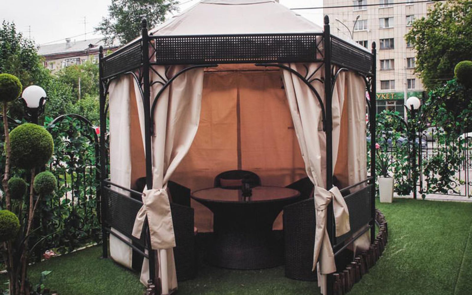 هتل ریچموند (Richmond Hotel)