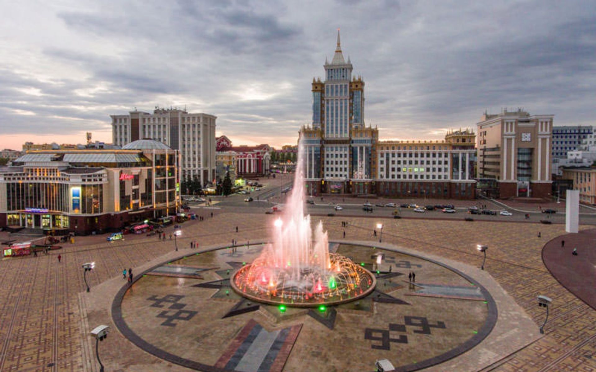 میدان هزاره (Millennium Square)
