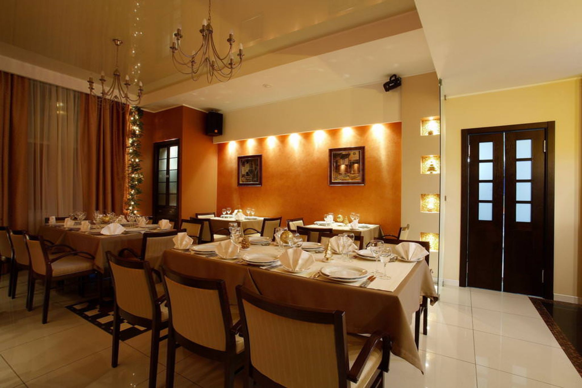 هتل بیزینس هتل سناتور (Business Hotel Senator)
