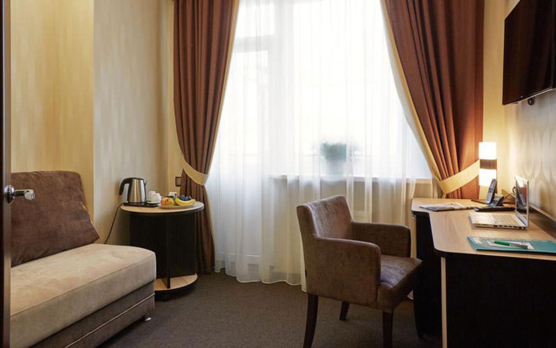 هتل بریچ یارد (Birch Yard Hotel)