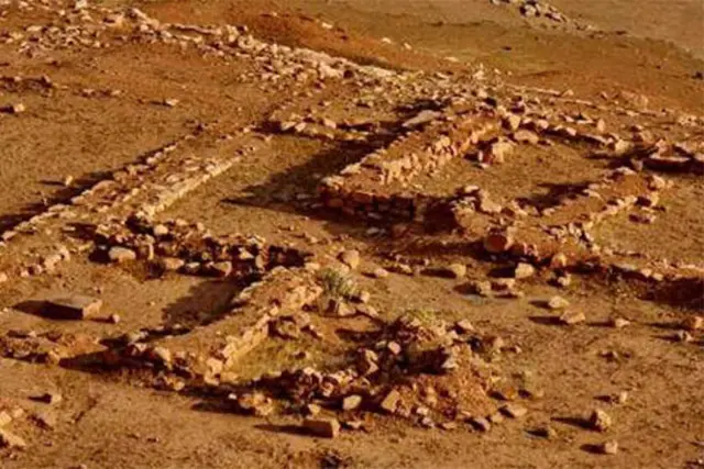 سرخ دم لكی