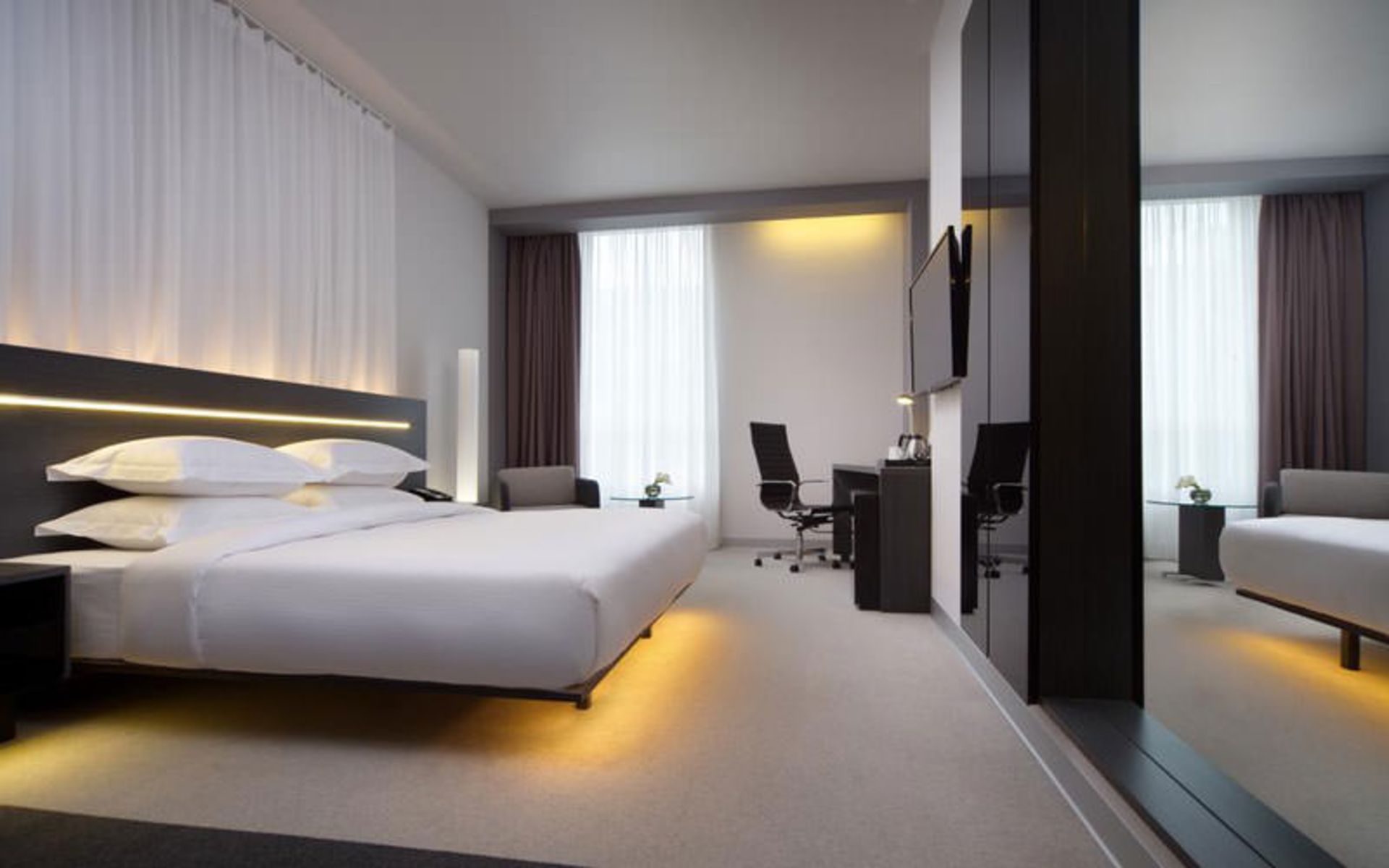 هتل دابل تری بای هیلتون (DoubleTree by Hilton Ekaterinburg City Centre)