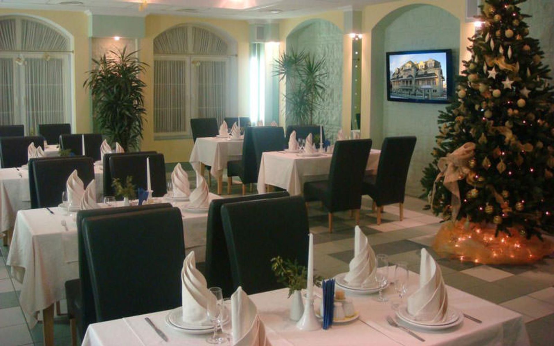 هتل اوبرتیچ لوکس (Oberteich Lux Hotel)