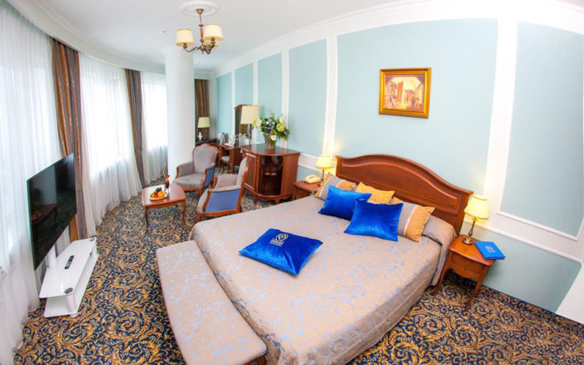 هتل اونگین (Onegin Hotel)