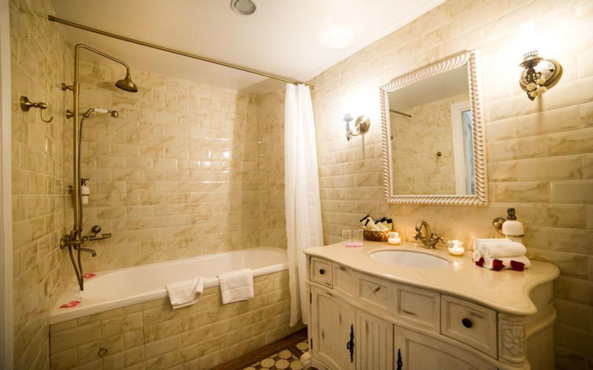 هتل رنوم بای اوریجینال (Renomme hotel by Original Hotels)