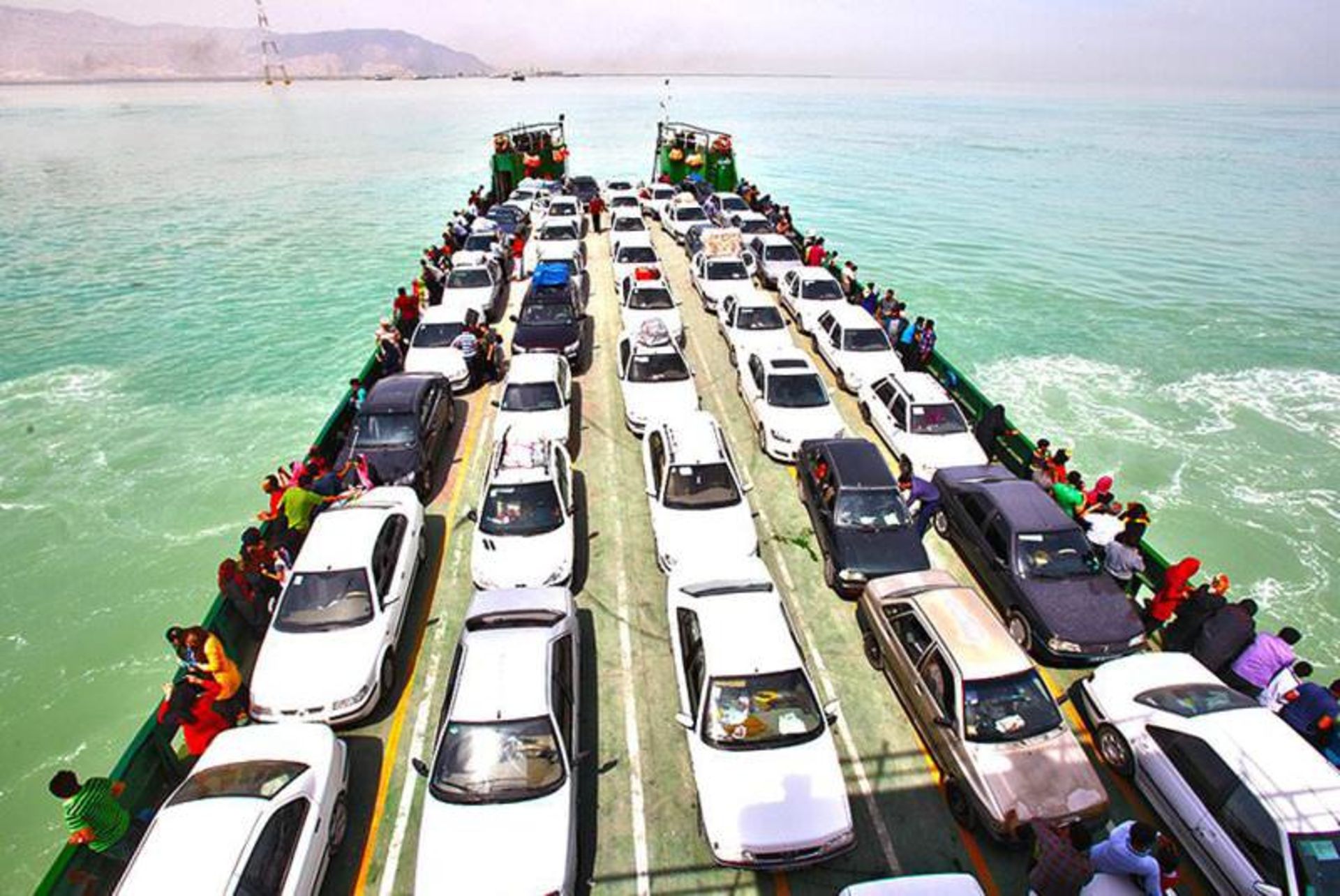 حمل خودرو به بندر لافت