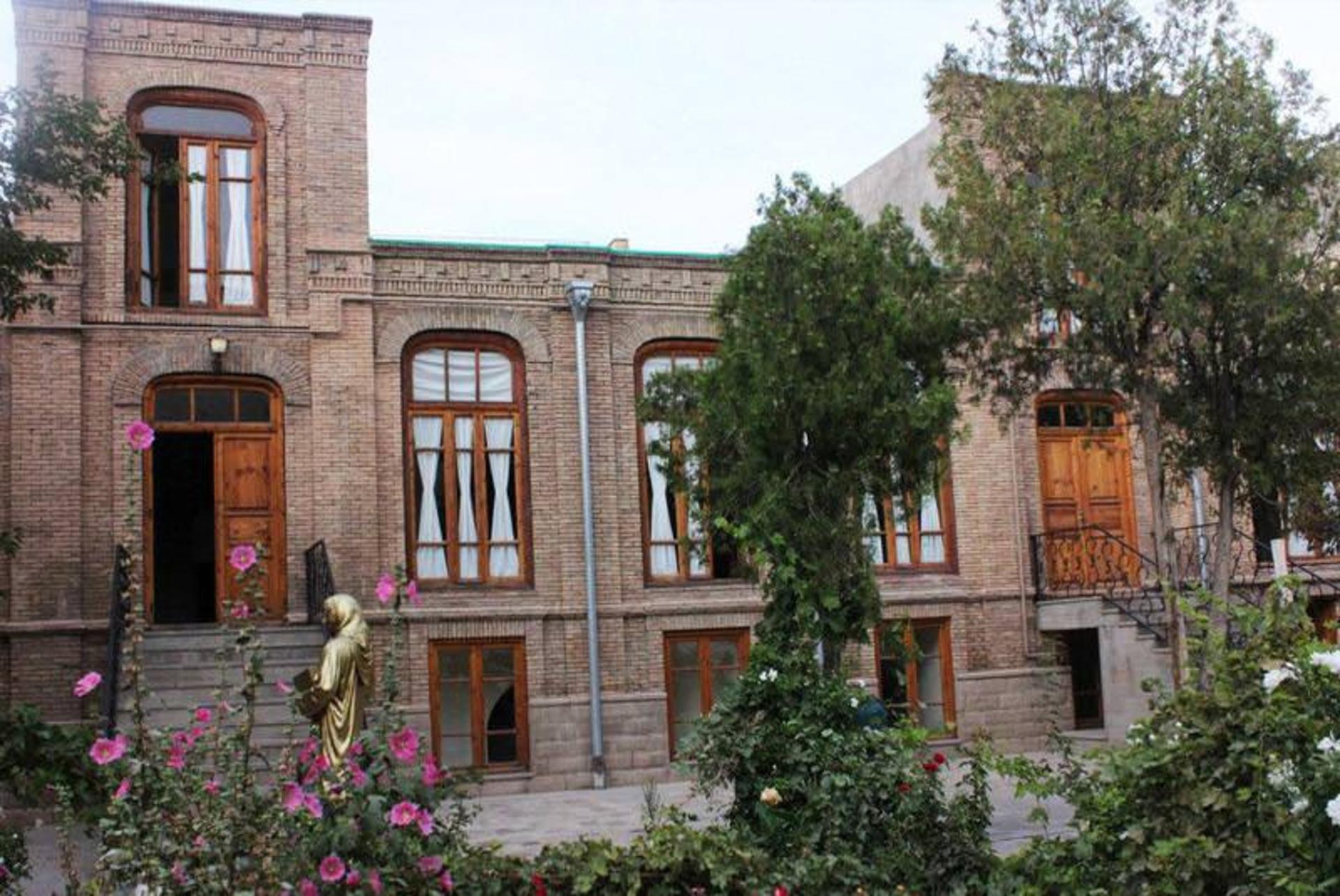 خانه پروین اعتصامی