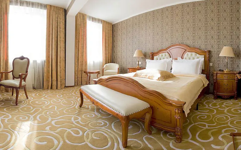هتل گرند هال (Grand Hall Hotel)