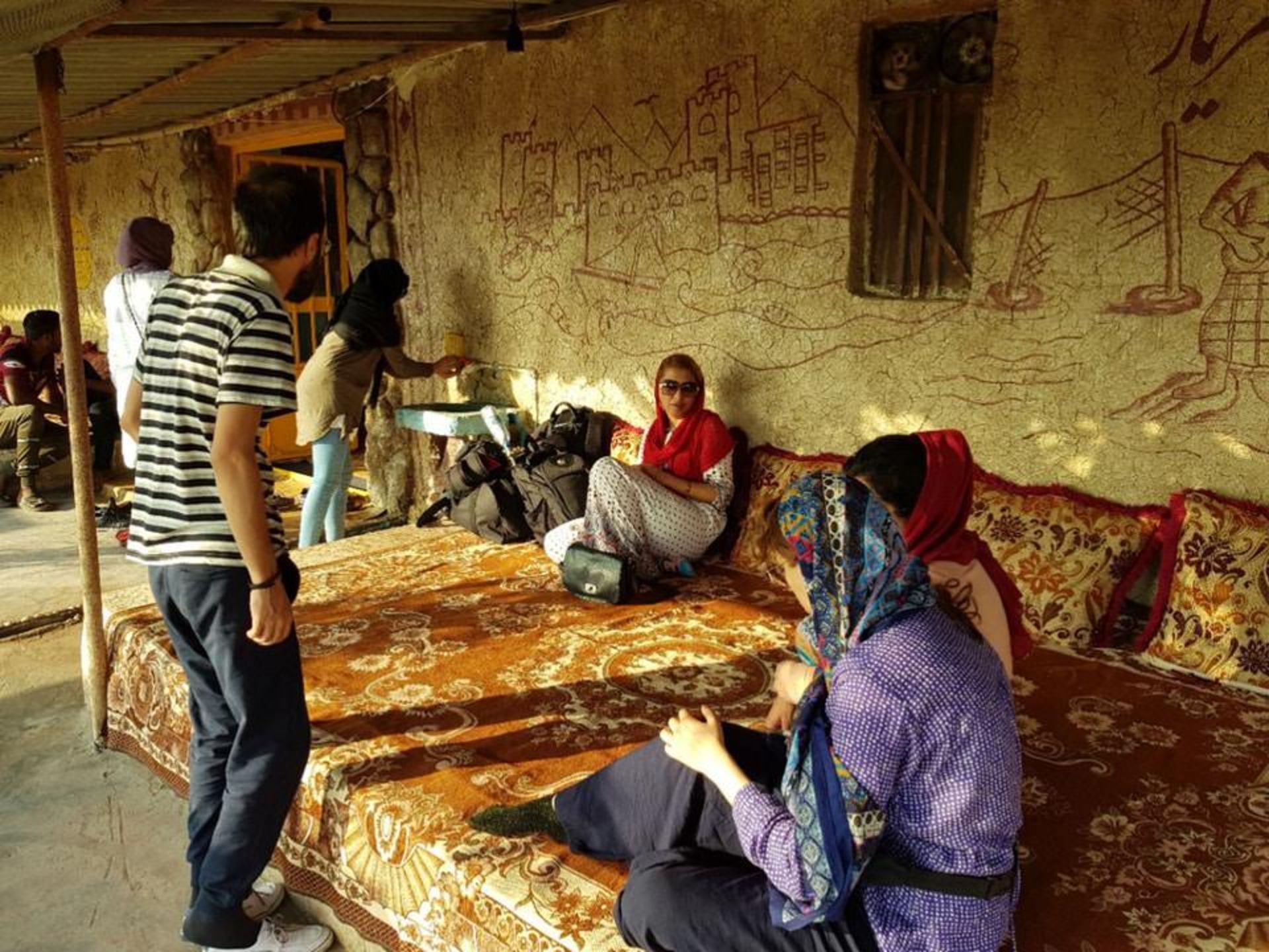 غذاخوری خاله فاطمه و خالو شهریار