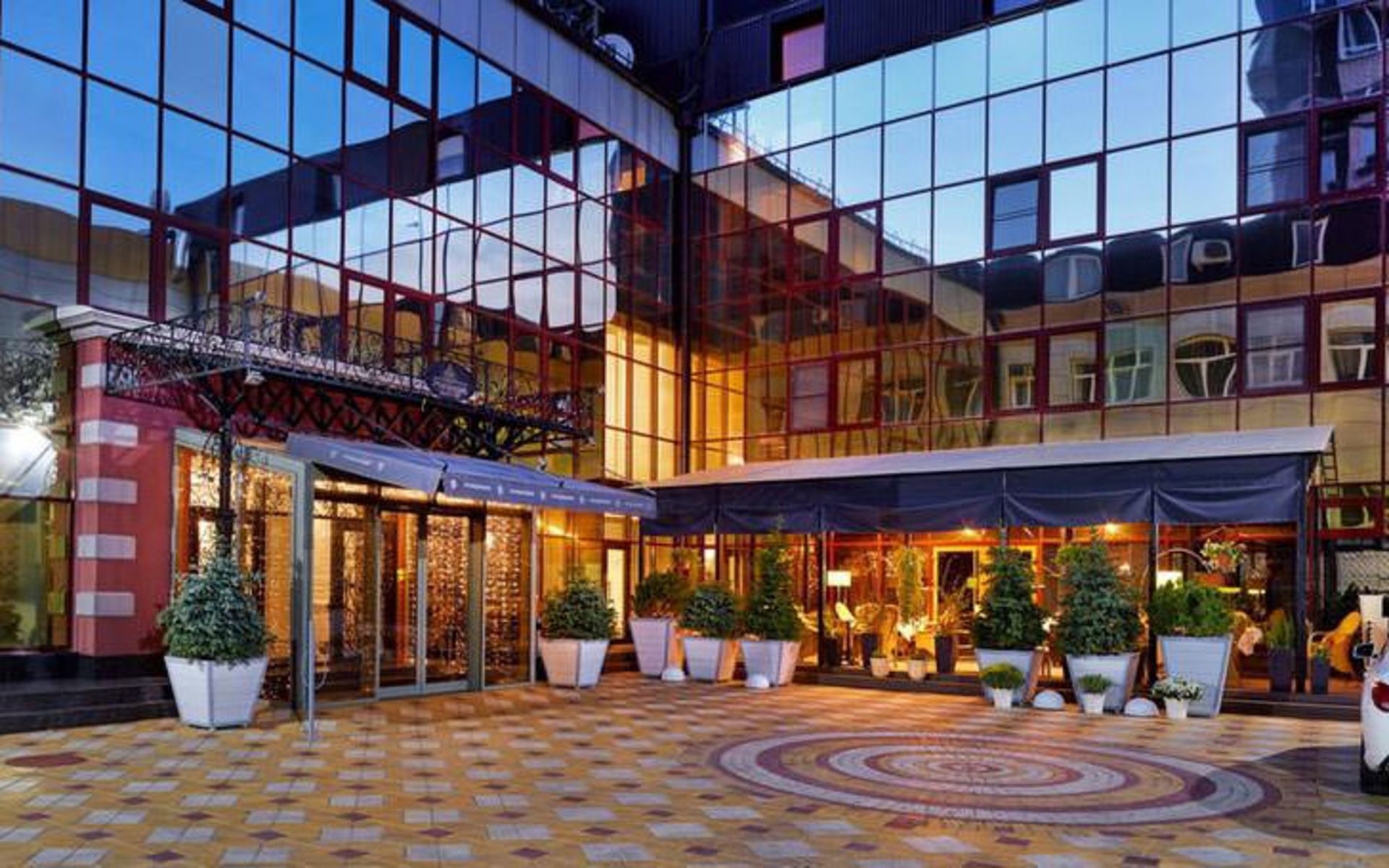 هتل ایزولت رزیدنشیا (Residentsiya (Izvolte) Hotel)