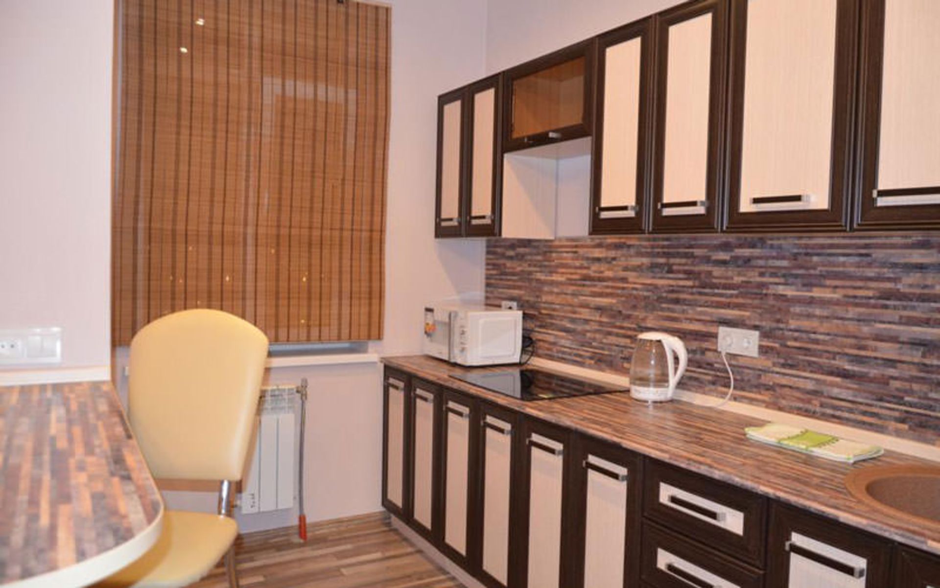 هتل آپارتمان ادوکیموا (Apartment on Evdokimova 102b)