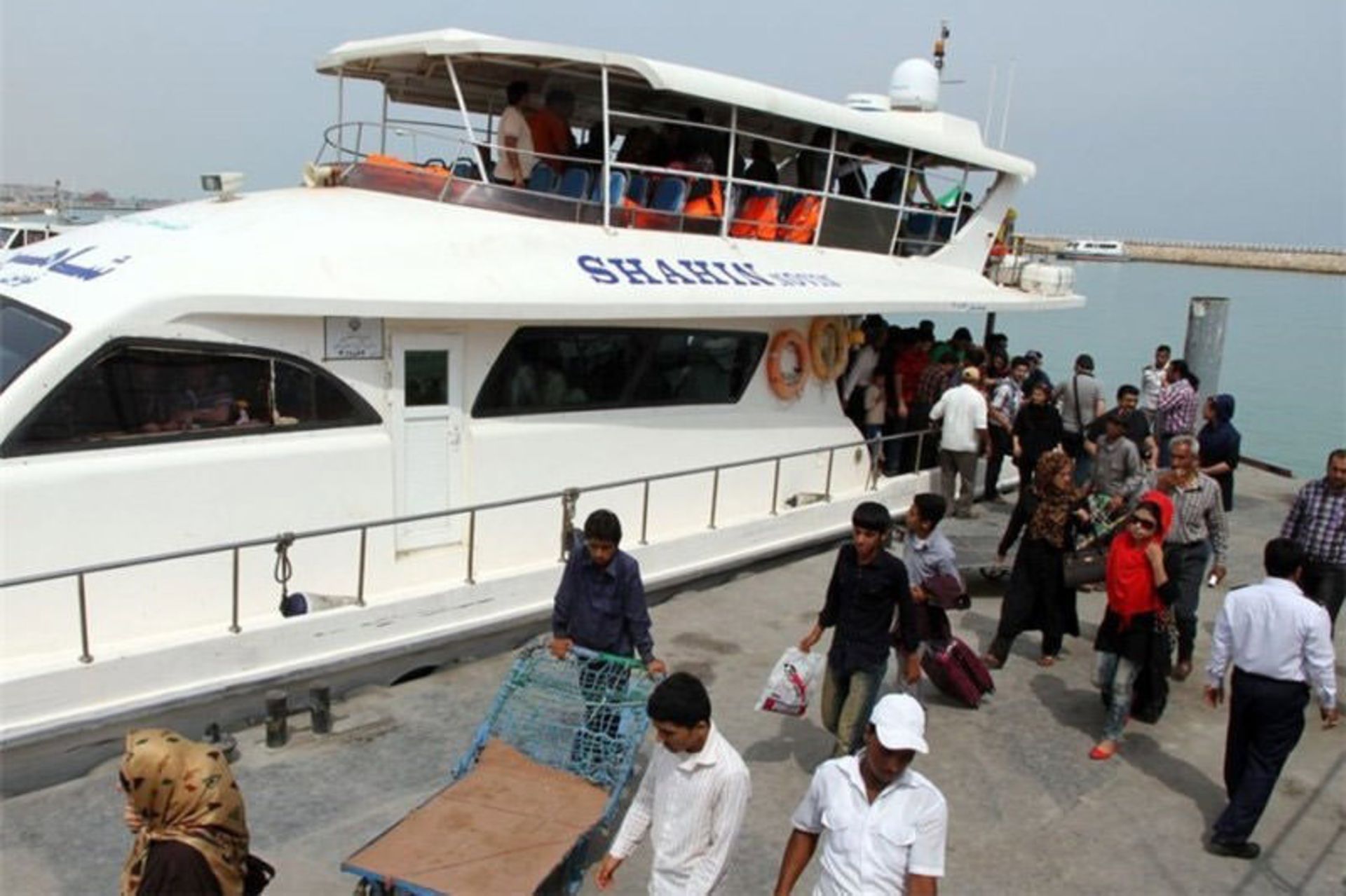 اتوبوس دریایی قشم