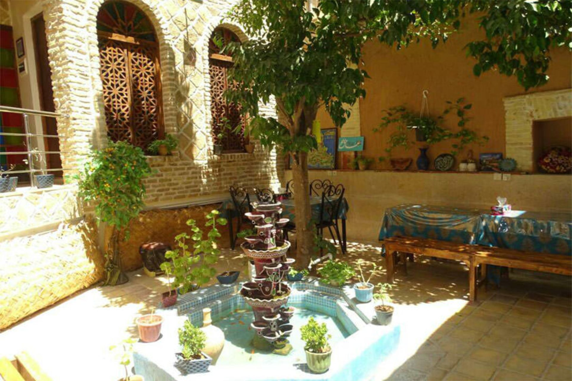 اقامتگاه بوم گردی گلستان