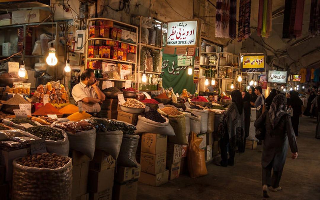 بازار سمنان در شب