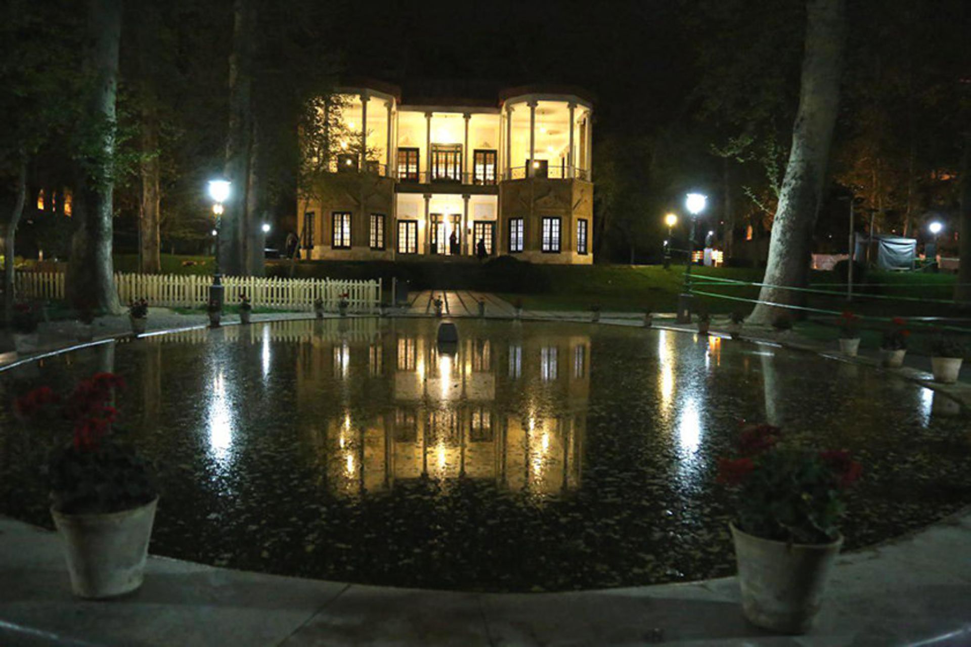 کاخ نیاوران