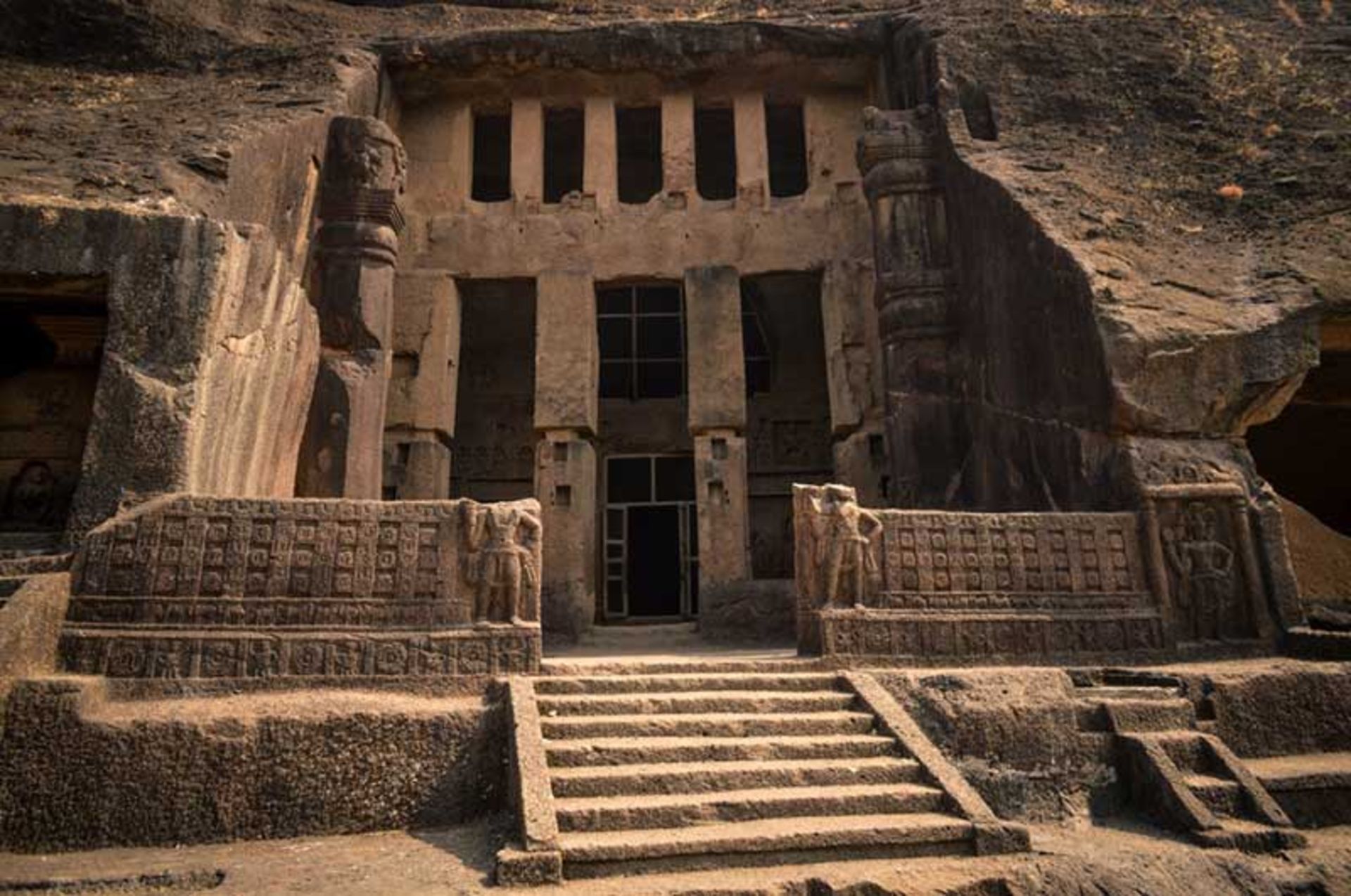 غارهای کانهری
