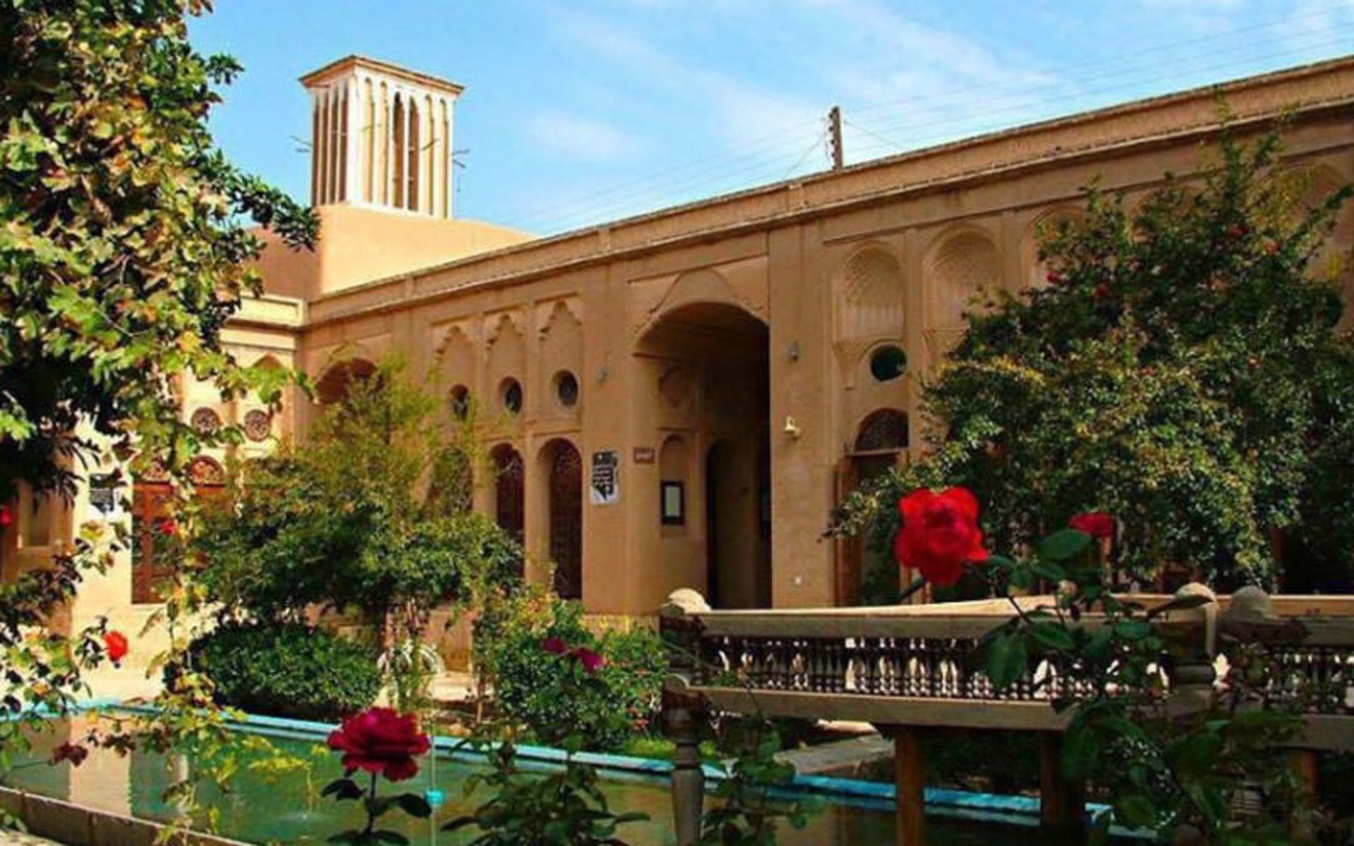 خانه لاری‌ها