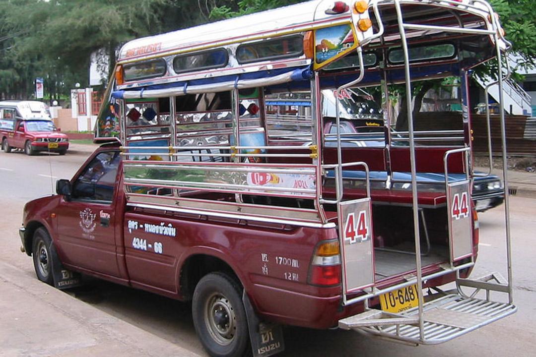 سانگ تائو(Songthaew)