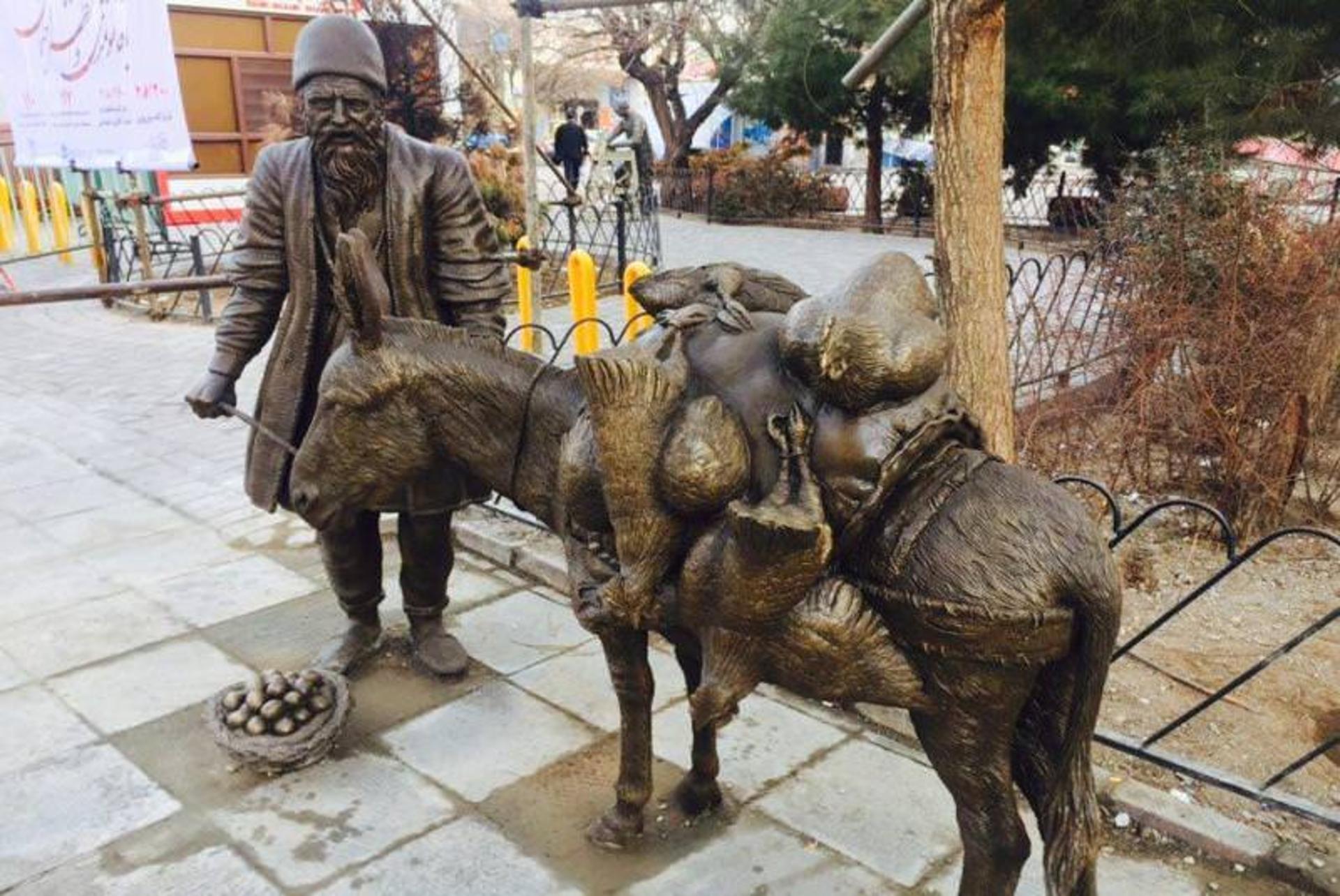 مجسمه های خیابان تربیت