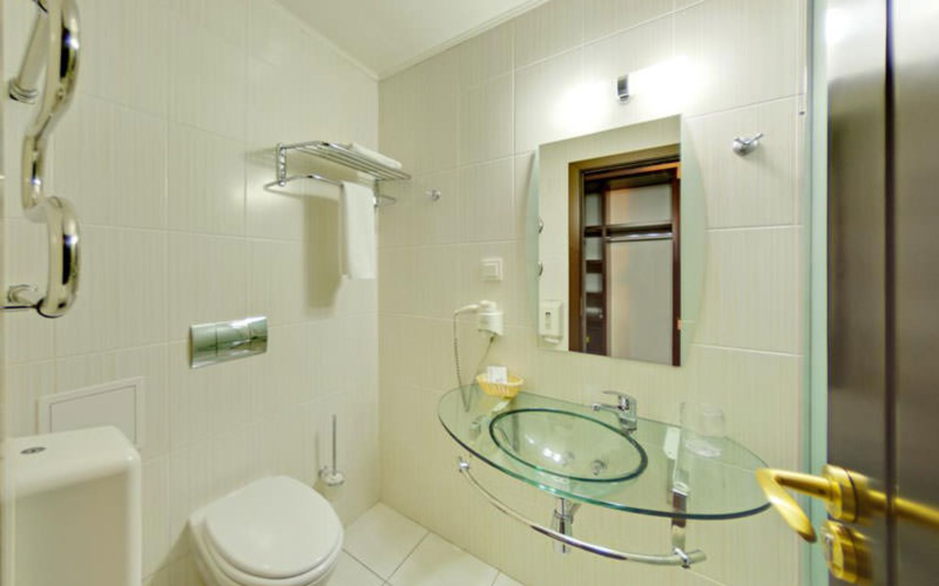 هتل توریست (Tourist Hotel)
