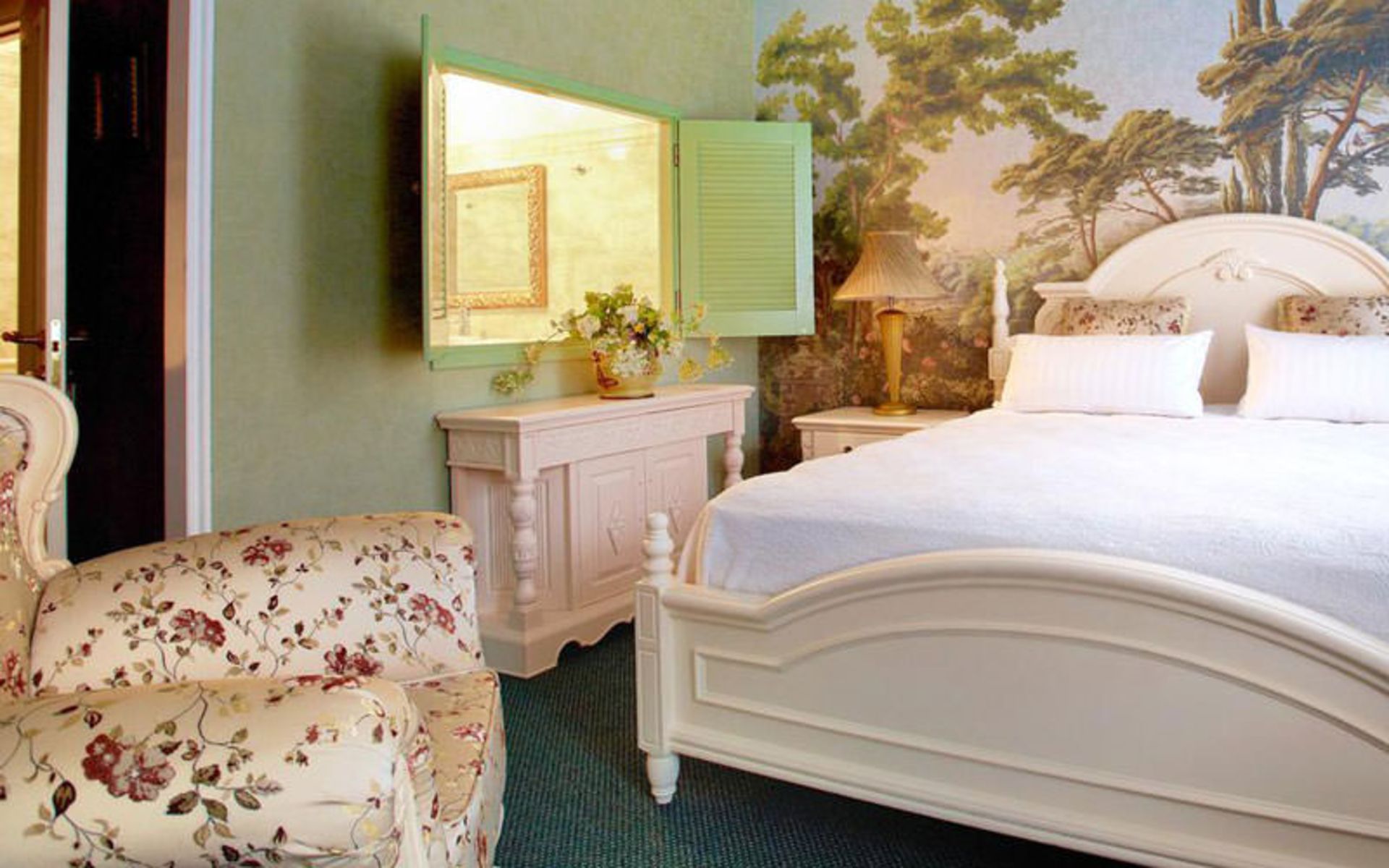 هتل ایزولت رزیدنشیا (Residentsiya (Izvolte) Hotel)