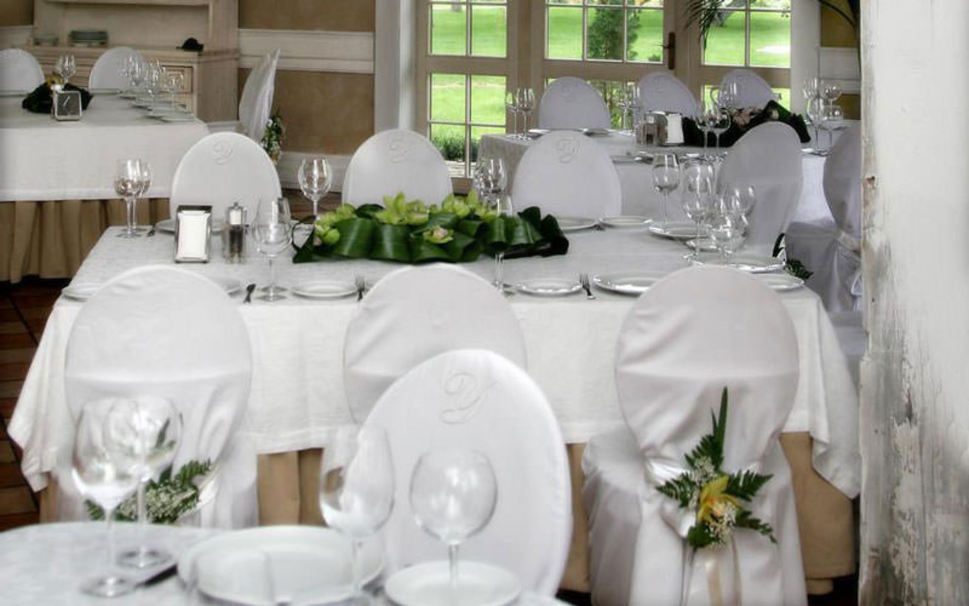 هتل اوسادبا (Hotel Usadba)