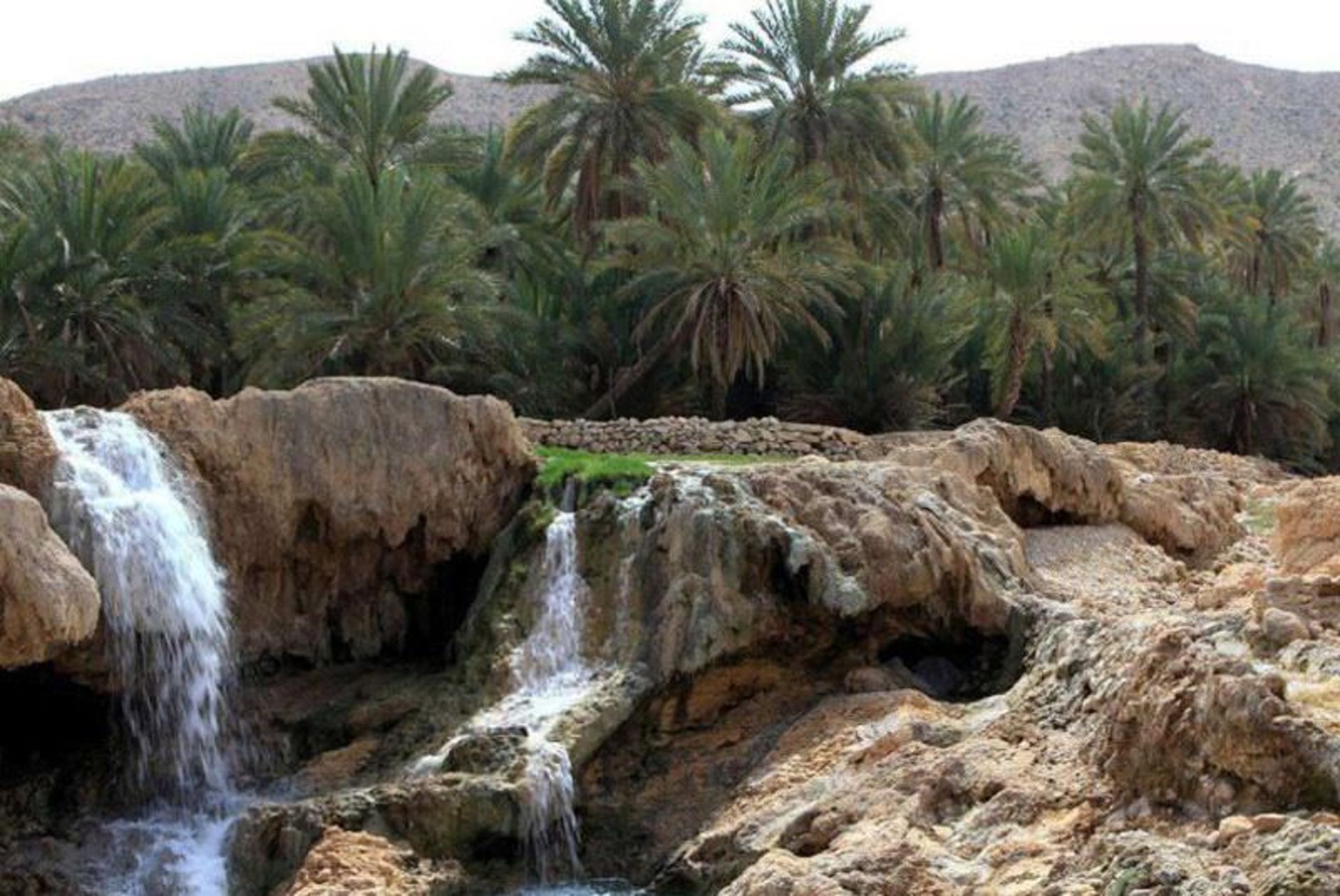 چشمه آبگرم گنو 