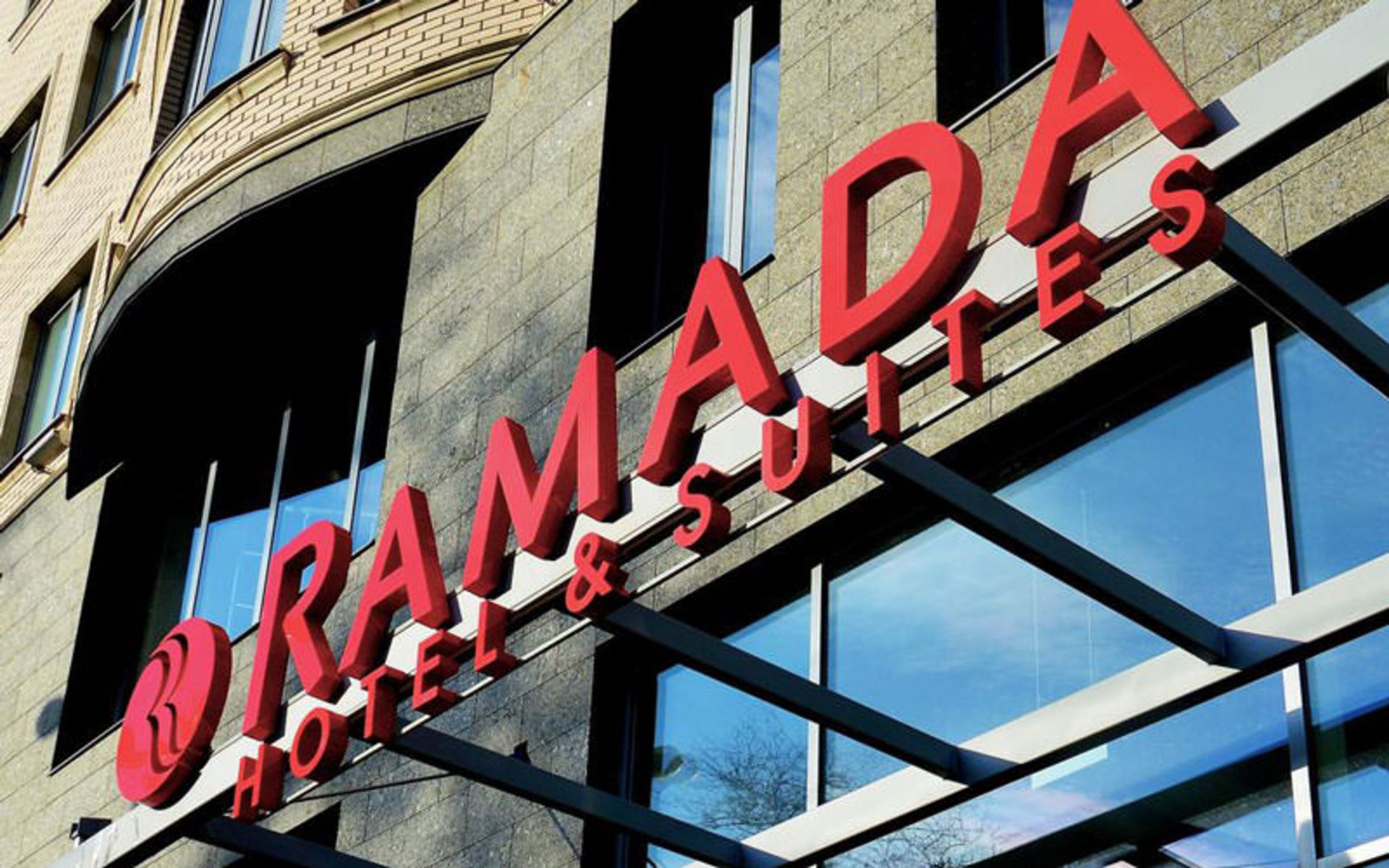 هتل رامادا (Ramada Hotel)