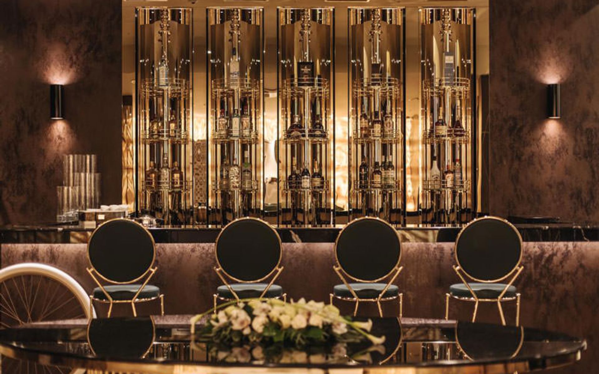 هتل کریستال هوس (Crystal House Suite Hotel & Spa)