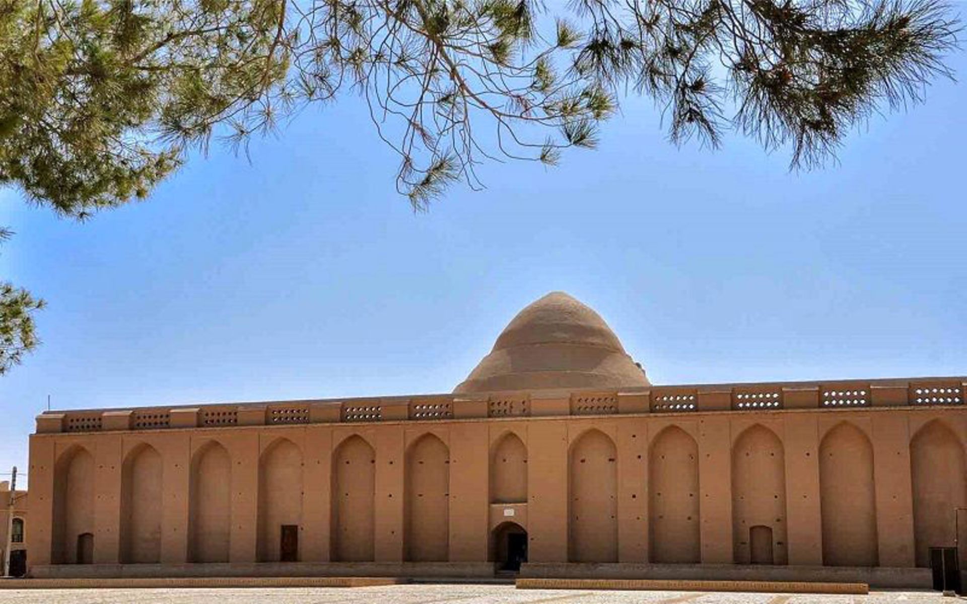 یخچال خشتی میبد