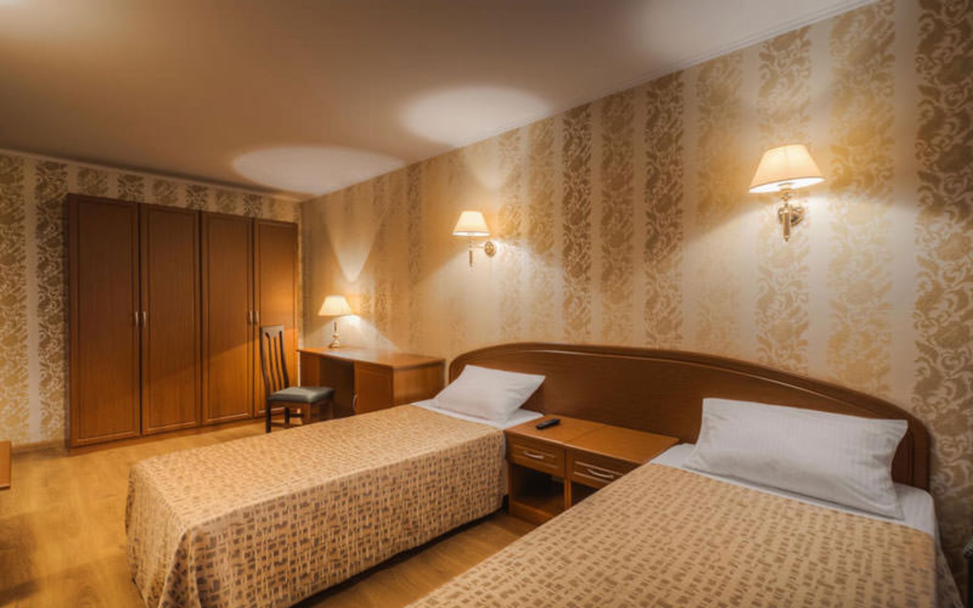 هتل مایاک (Hotel Mayak)