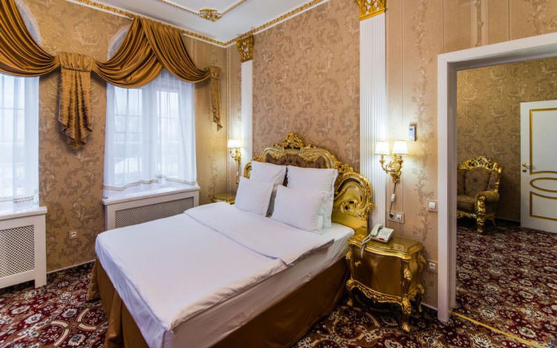 هتل پتروسکی پریچال (Hotel Petrovsky Prichal Luxury Hotel&SPA)