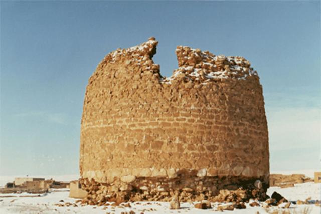 برج اوچ گنبد خان