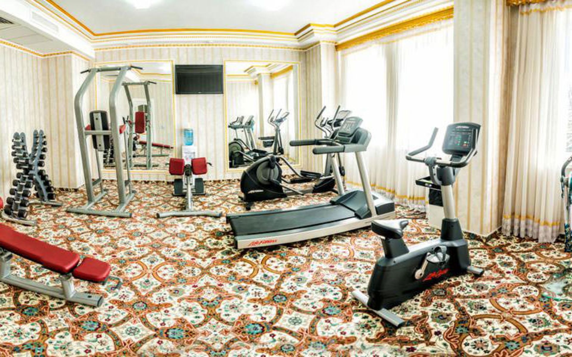 هتل پتروسکی پریچال (Hotel Petrovsky Prichal Luxury Hotel&SPA)