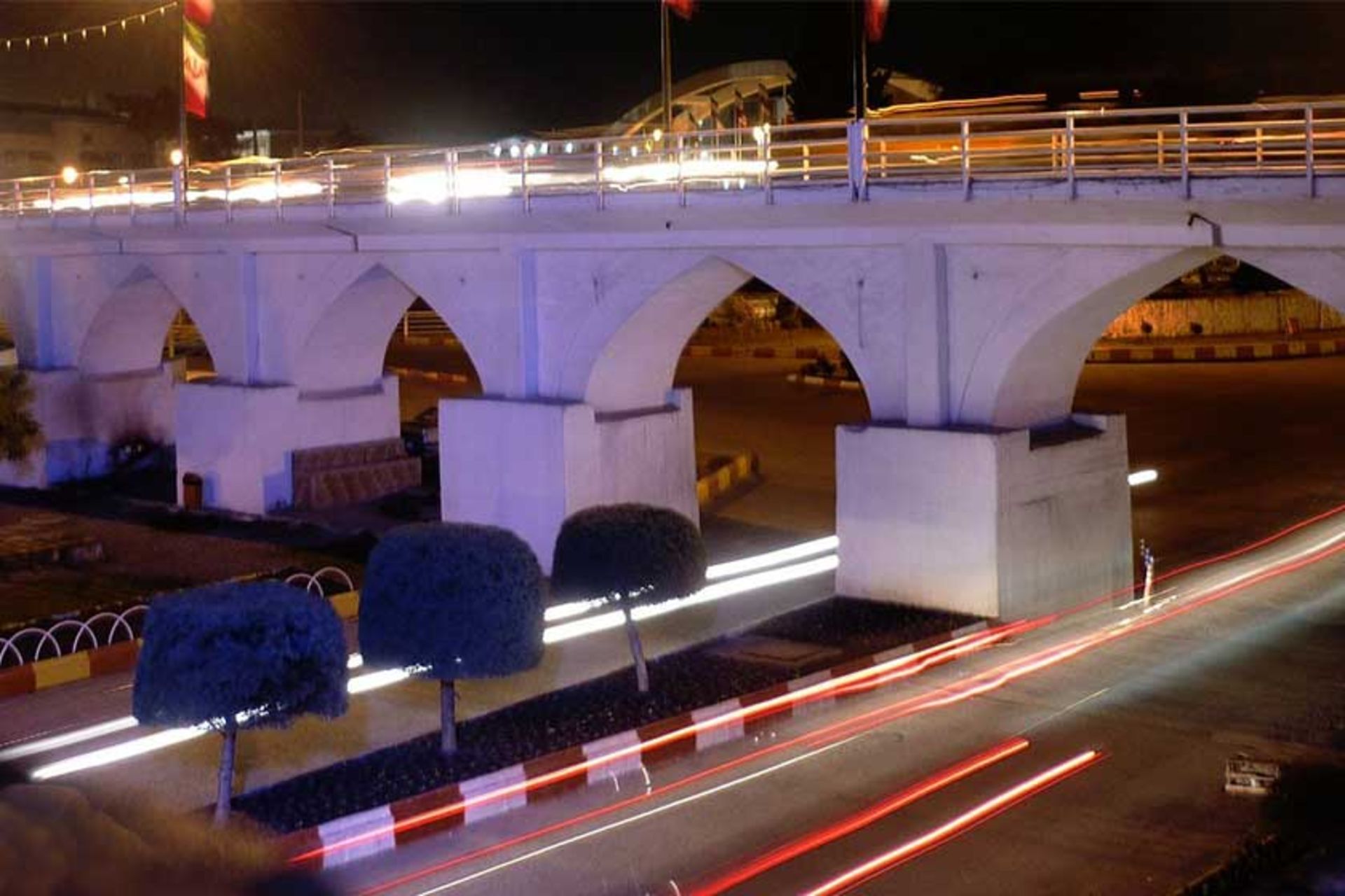 پل دوازده چشمه