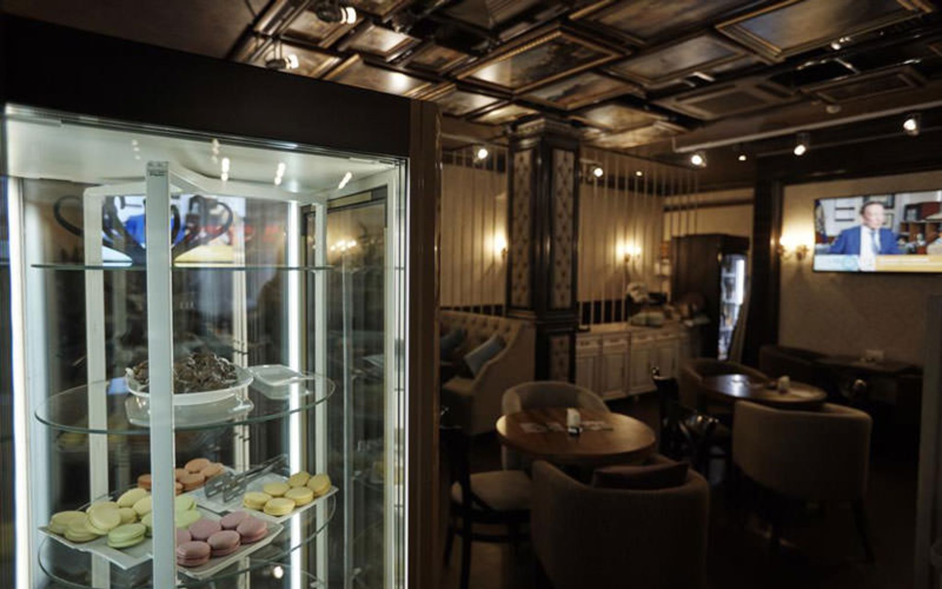 هتل اتچ (Attache Hotel)