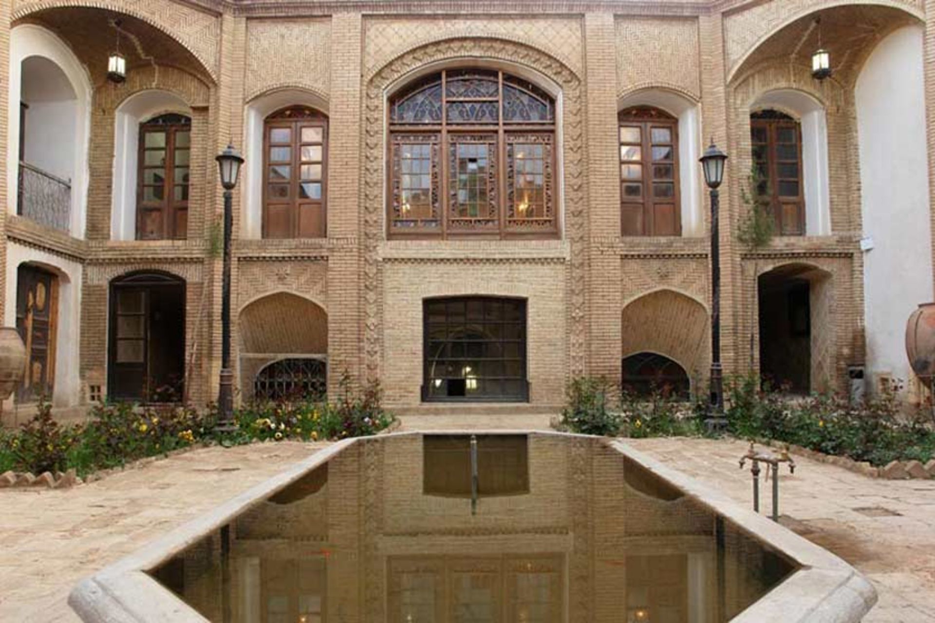 خانه لطفعلیان