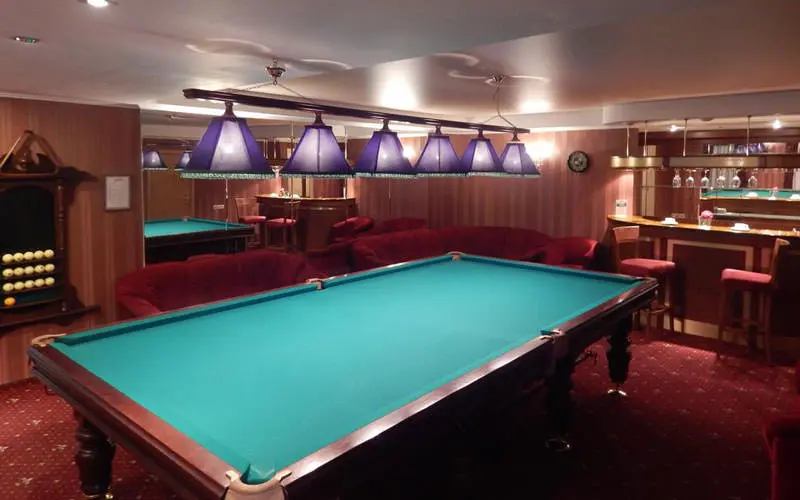 هتل اوکتایبرسکایا (Oktiabrskaya Hotel)