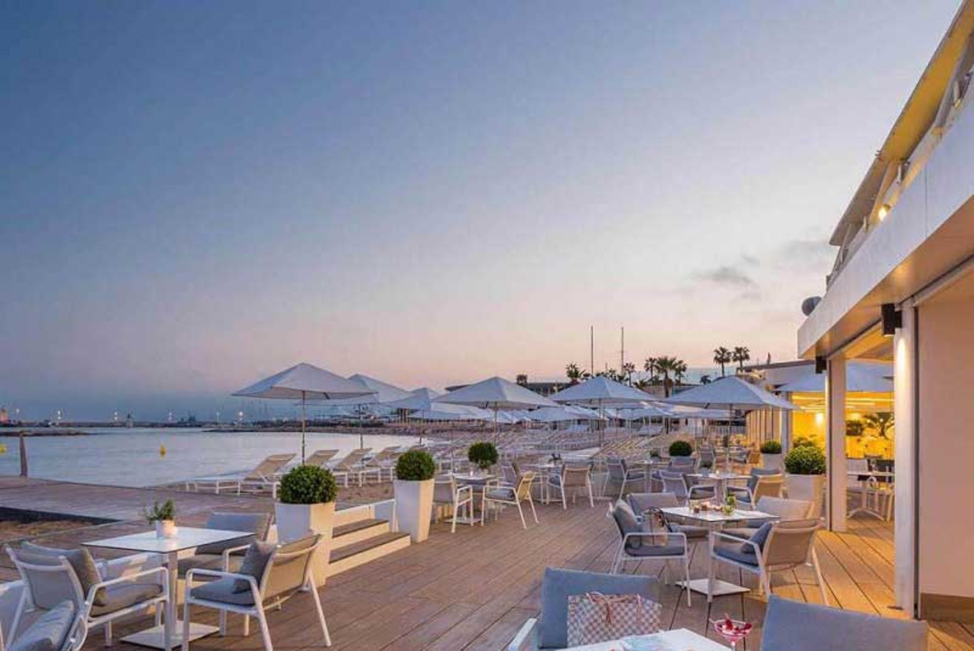 سواحل خصوصی کن (Private Beaches in Cannes)