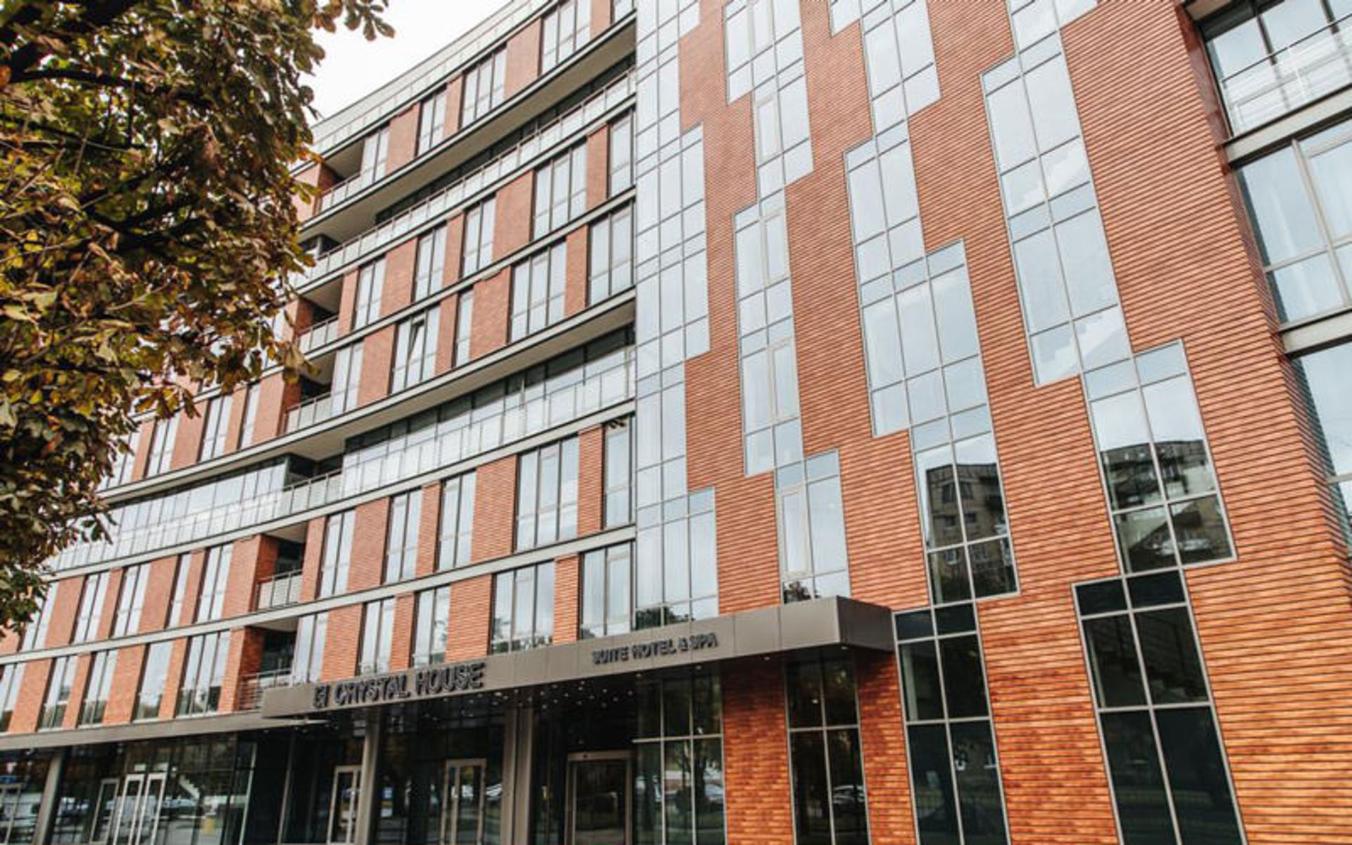 هتل کریستال هوس (Crystal House Suite Hotel & Spa)