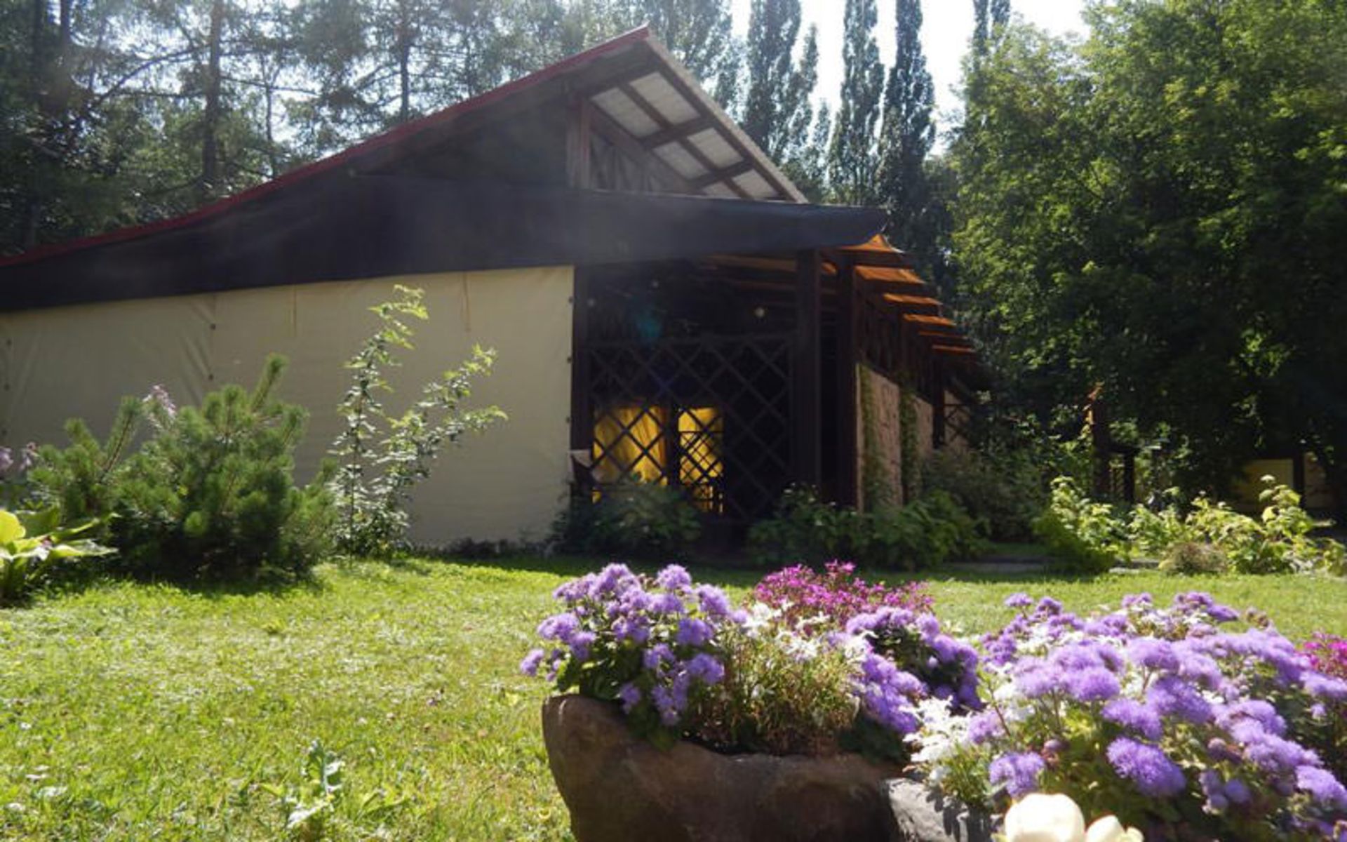 هتل اوکتایبرسکایا (Oktiabrskaya Hotel)