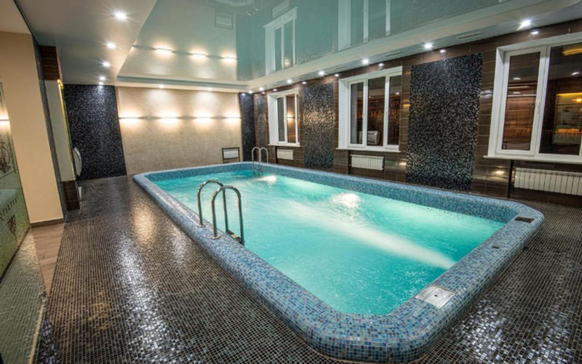 هتل آدمیرال (Admiral Hotel)