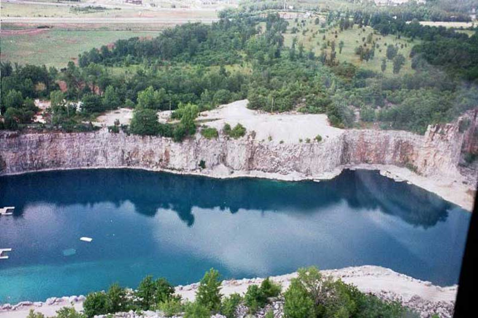 دریاچه کوئری (Quarry Lake)