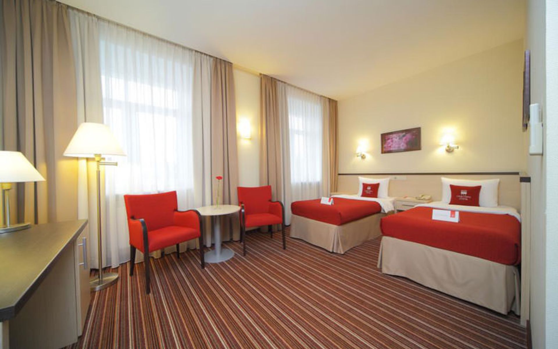 هتل گرین پارک (Green Park Hotel)