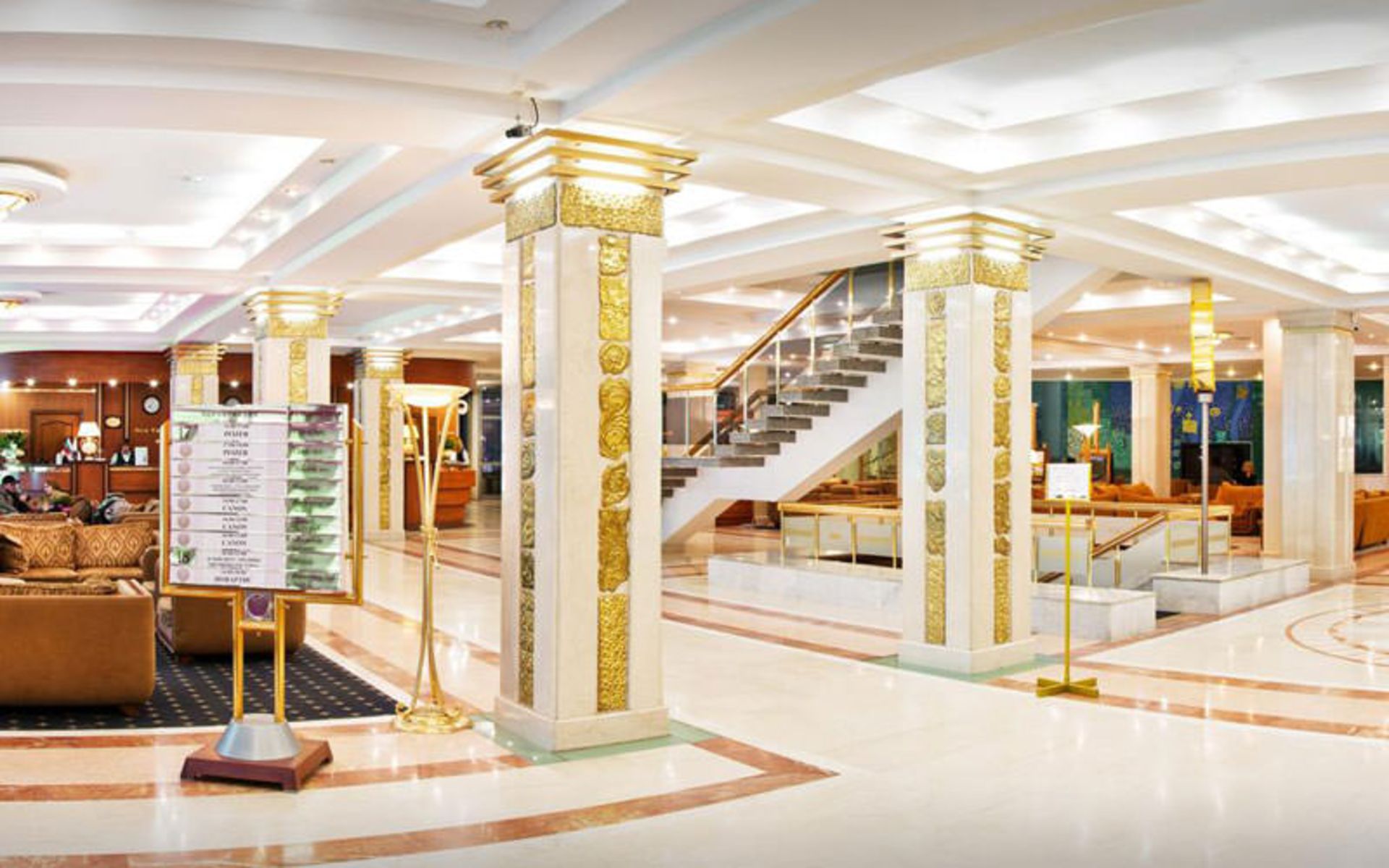 هتل دون پلازا کانگرس (Don Plaza Congress Hotel)